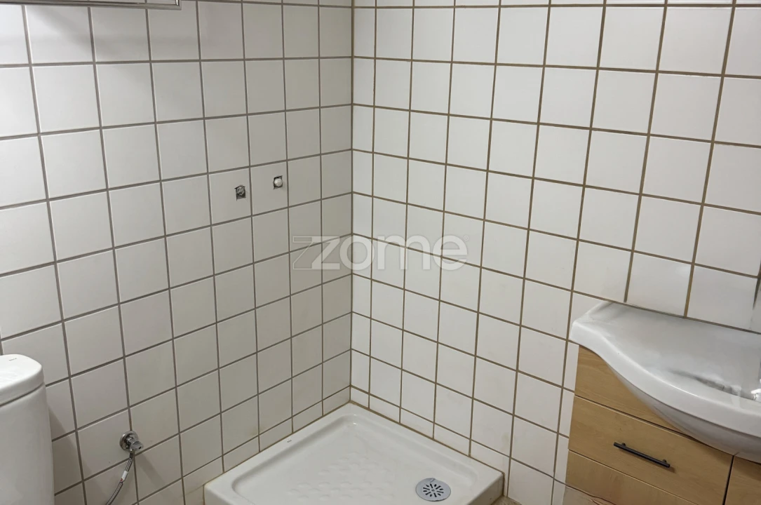 Moradia T4 para Venda em Alte Foto 11