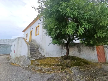 Moradia T3 para Venda em Valhascos