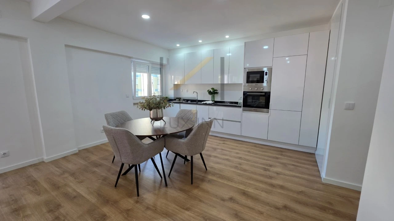Apartamento T3 para Venda em Benfica Foto 3