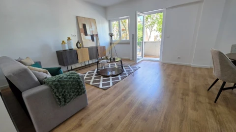 Apartamento T3 para Venda em Benfica
