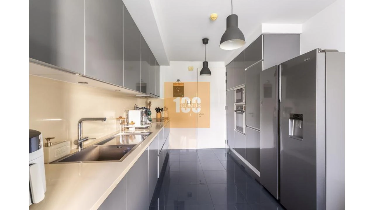 Apartamento T3 para Venda em Lordelo do Ouro e Massarelos Foto 14