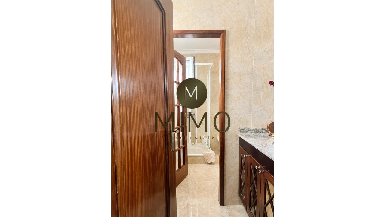 Moradia T5 para Venda em Buarcos Foto 3