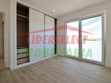 Apartamento T2 para Venda em Santa Maria, São Pedro e Matacães