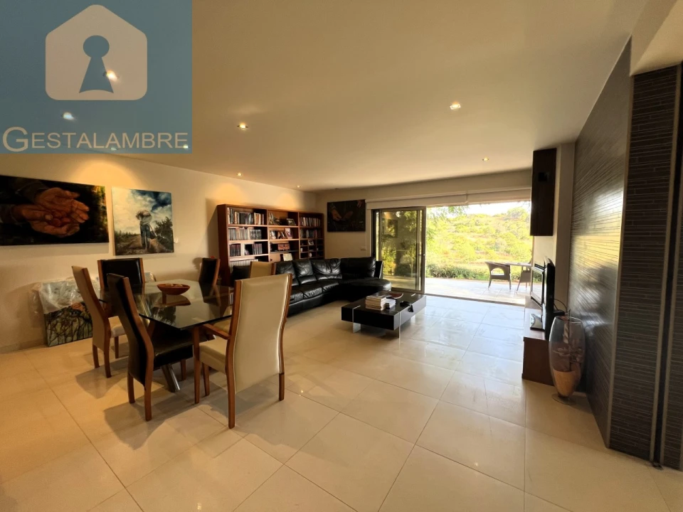 Moradia T5 para Venda em Albufeira e Olhos de Água Foto 14
