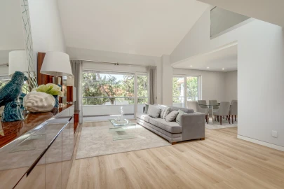 Apartamento T3 para Venda em Carcavelos e Parede