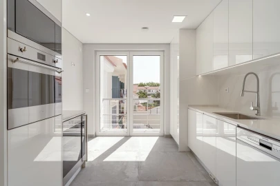 Apartamento T3 para Venda em Carcavelos e Parede
