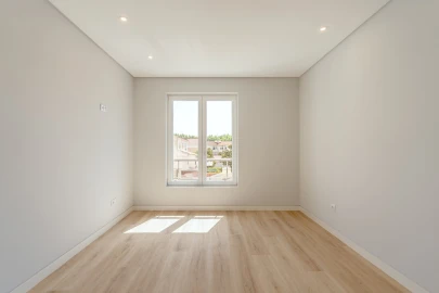 Apartamento T3 para Venda em Carcavelos e Parede
