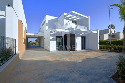 Moradia T3 para Venda em Quarteira