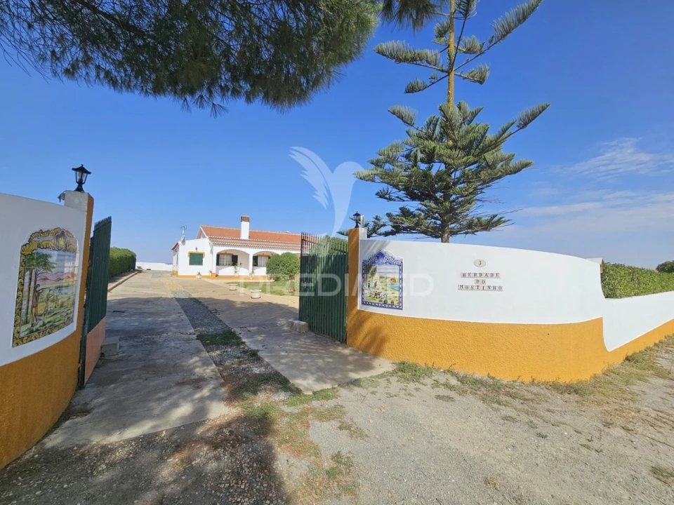 Moradia T4 para Venda em São Marcos da Ataboeira Foto 2