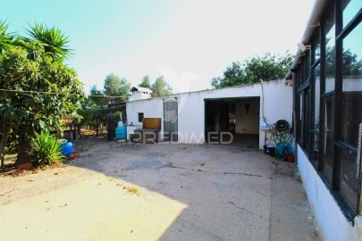 Moradia T0 para Venda em Moncarapacho e Fuseta