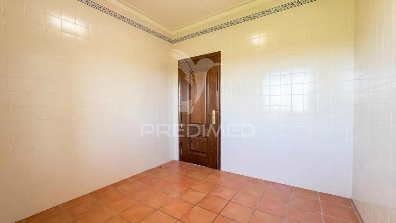 Moradia T5 para Venda em Meirinhas Foto 28