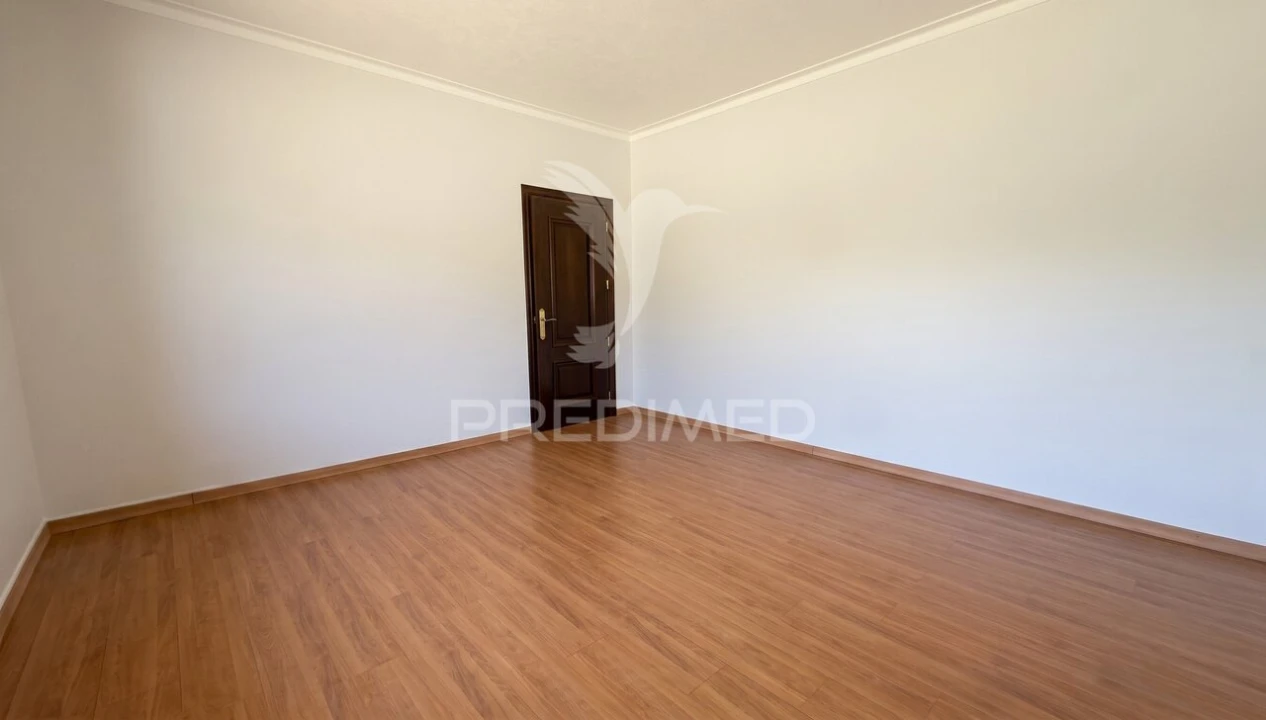 Moradia T5 para Venda em Meirinhas Foto 27