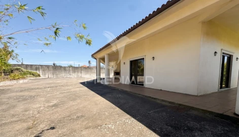 Moradia T5 para Venda em Meirinhas