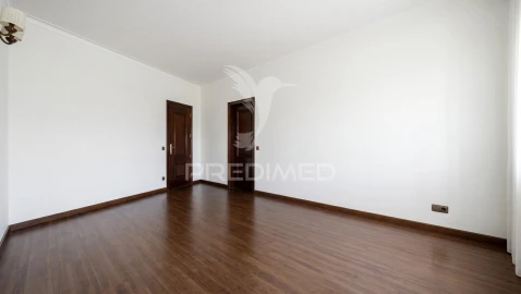 Moradia T5 para Venda em Meirinhas