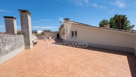 Moradia T5 para Venda em Meirinhas