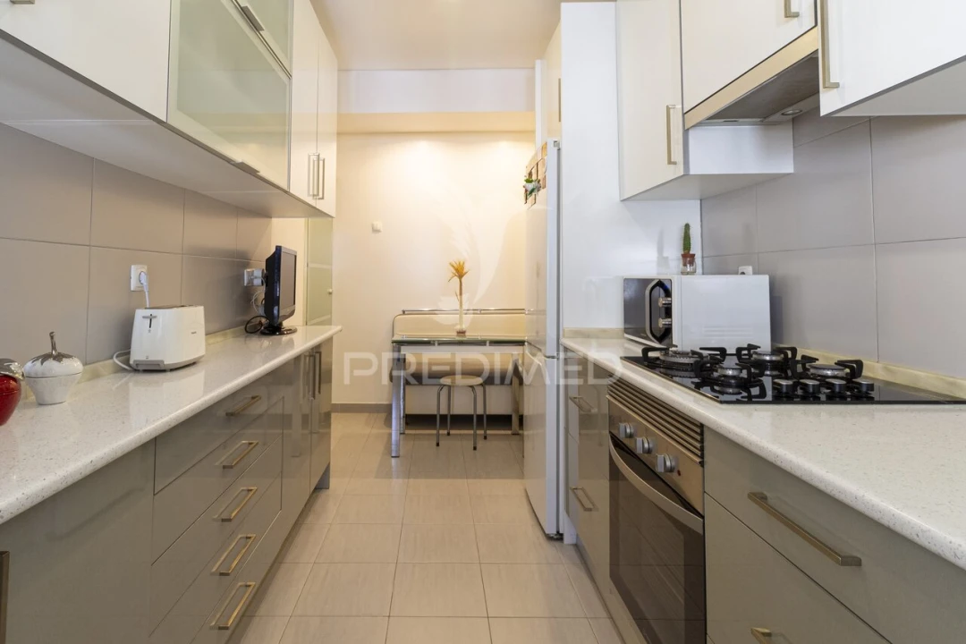 Apartamento T3 para Venda em Almada, Cova da Piedade, Pragal e Cacilhas Foto 24