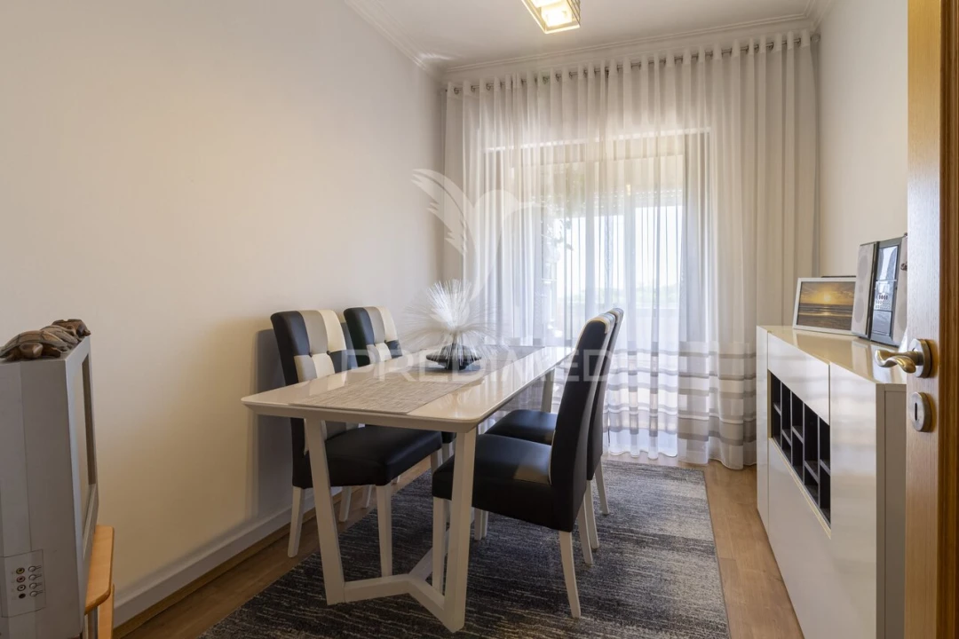 Apartamento T3 para Venda em Almada, Cova da Piedade, Pragal e Cacilhas Foto 2