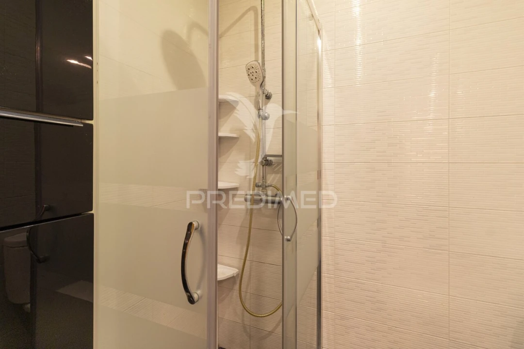 Apartamento T3 para Venda em Almada, Cova da Piedade, Pragal e Cacilhas Foto 35