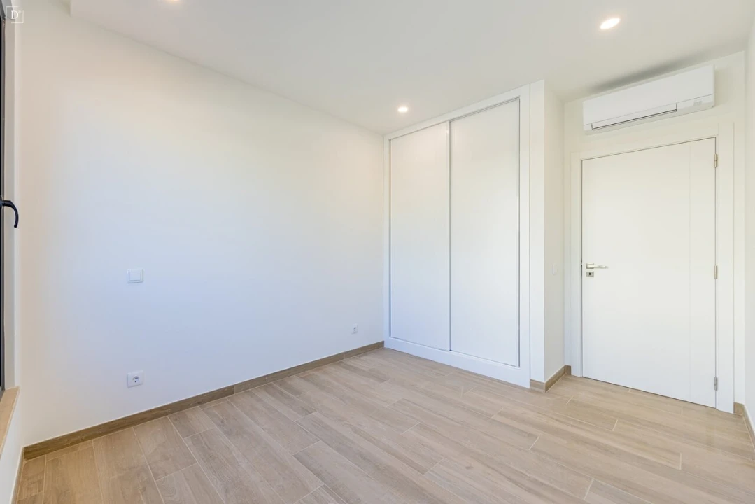 Apartamento T3 para Venda em Quarteira Foto 23