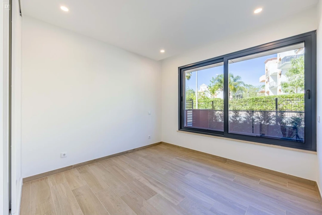 Apartamento T3 para Venda em Quarteira Foto 20
