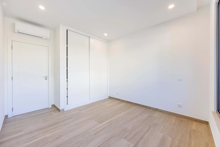 Apartamento T3 para Venda em Quarteira Foto 21