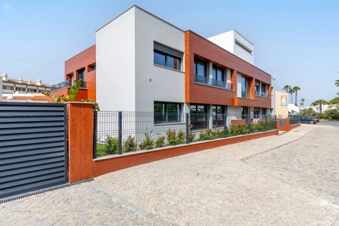 Apartamento T3 para Venda em Quarteira Foto 39