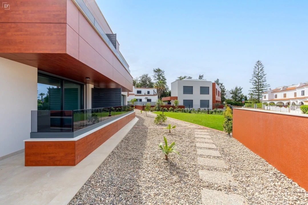 Apartamento T3 para Venda em Quarteira Foto 33