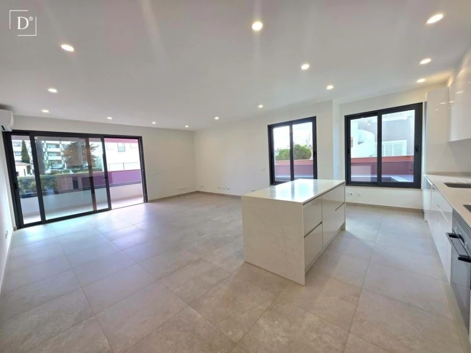 Apartamento T3 para Venda em Quarteira Foto 7