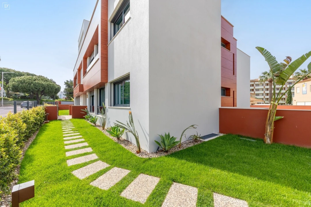 Apartamento T3 para Venda em Quarteira Foto 32