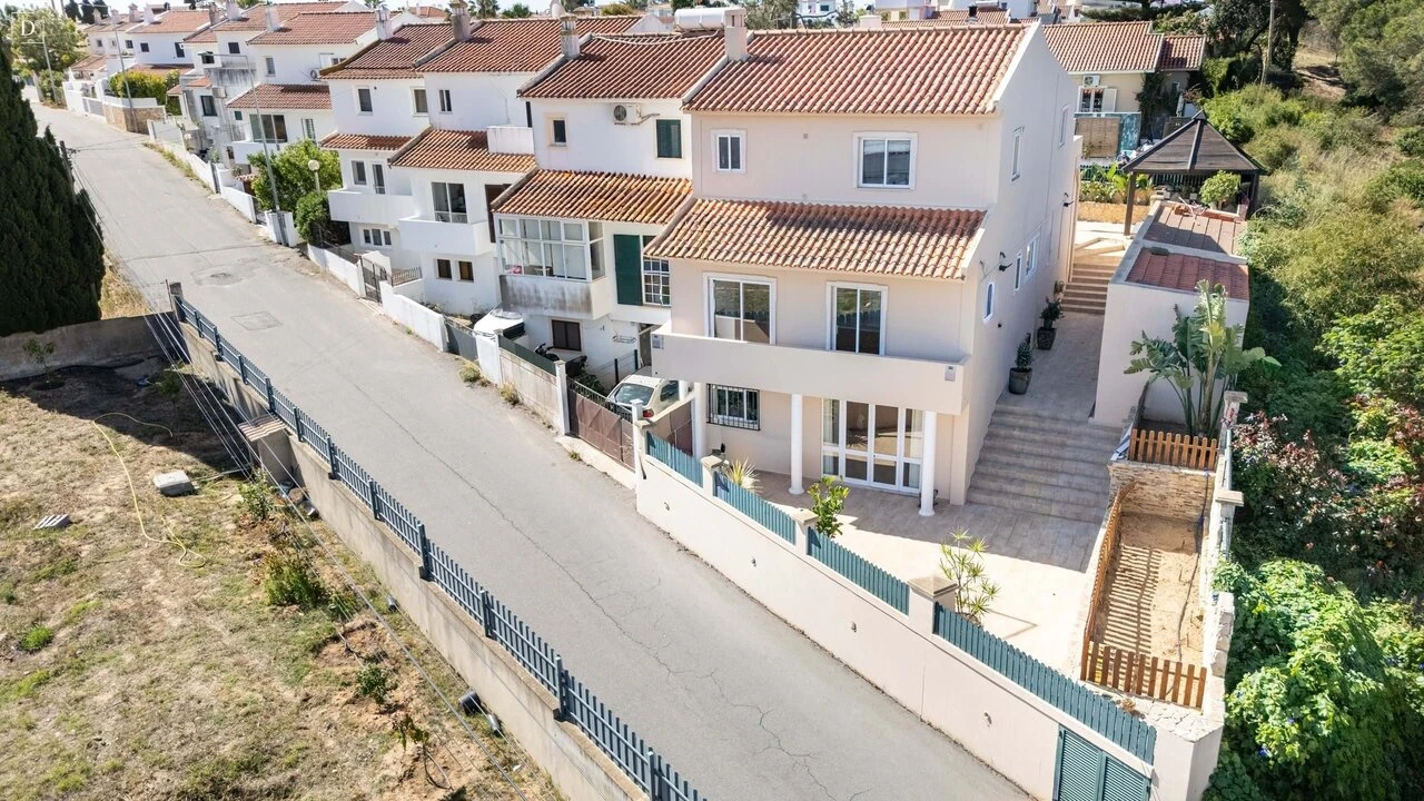 Moradia T3 para Venda em Albufeira e Olhos de Água Foto 35