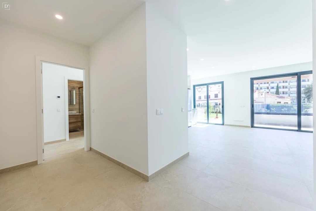 Apartamento T1 para Venda em Quarteira Foto 11