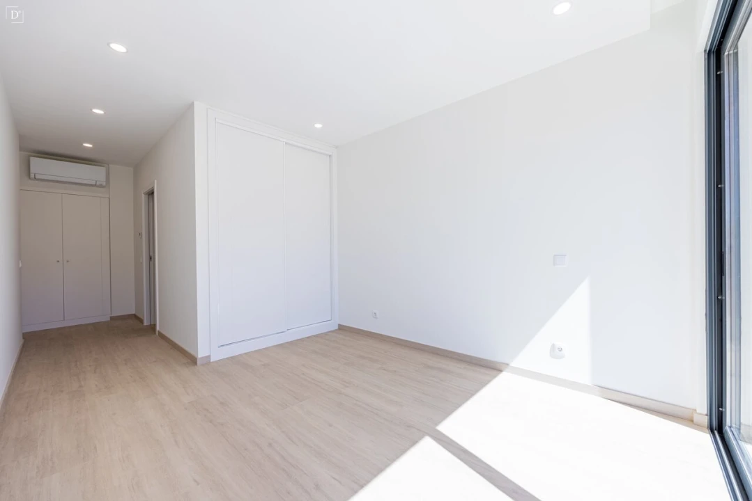 Apartamento T1 para Venda em Quarteira Foto 14