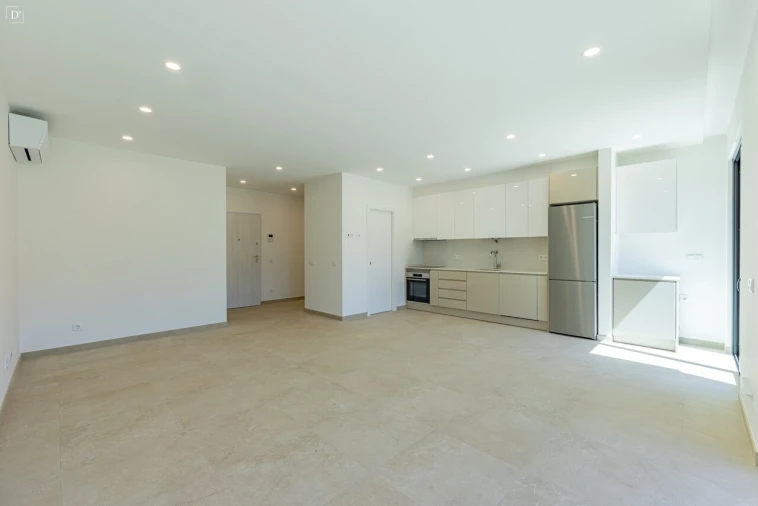 Apartamento T1 para Venda em Quarteira Foto 8