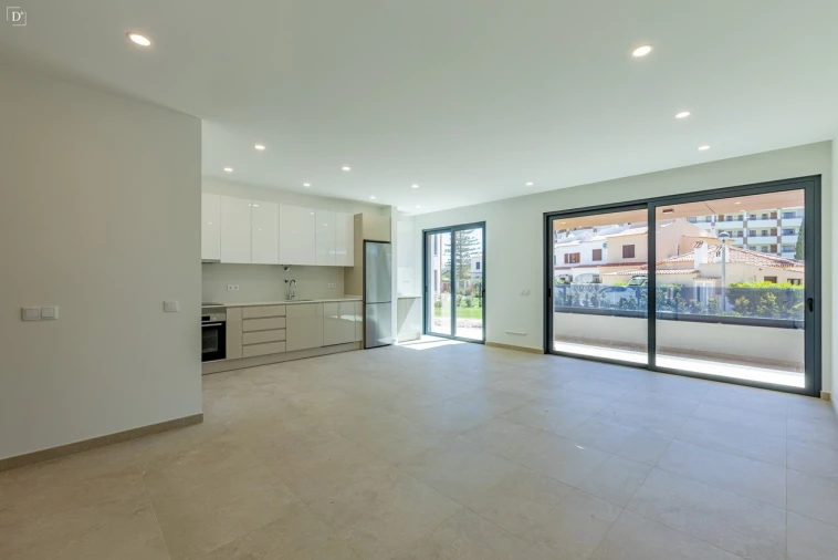 Apartamento T1 para Venda em Quarteira Foto 7