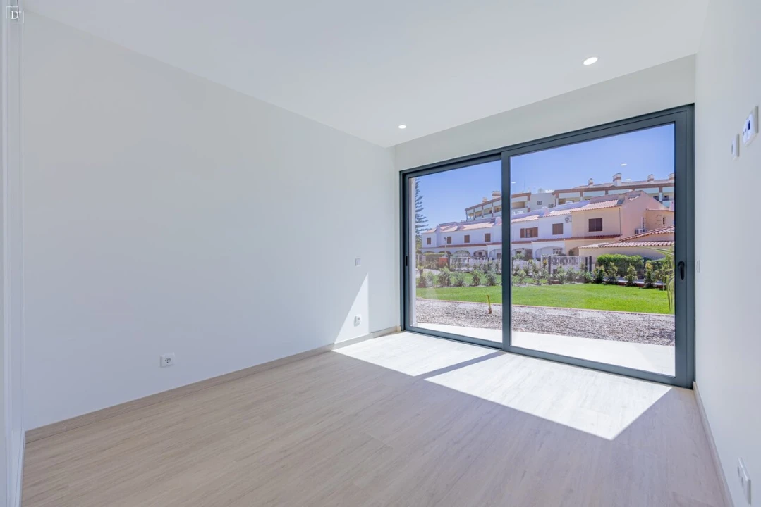 Apartamento T1 para Venda em Quarteira Foto 13