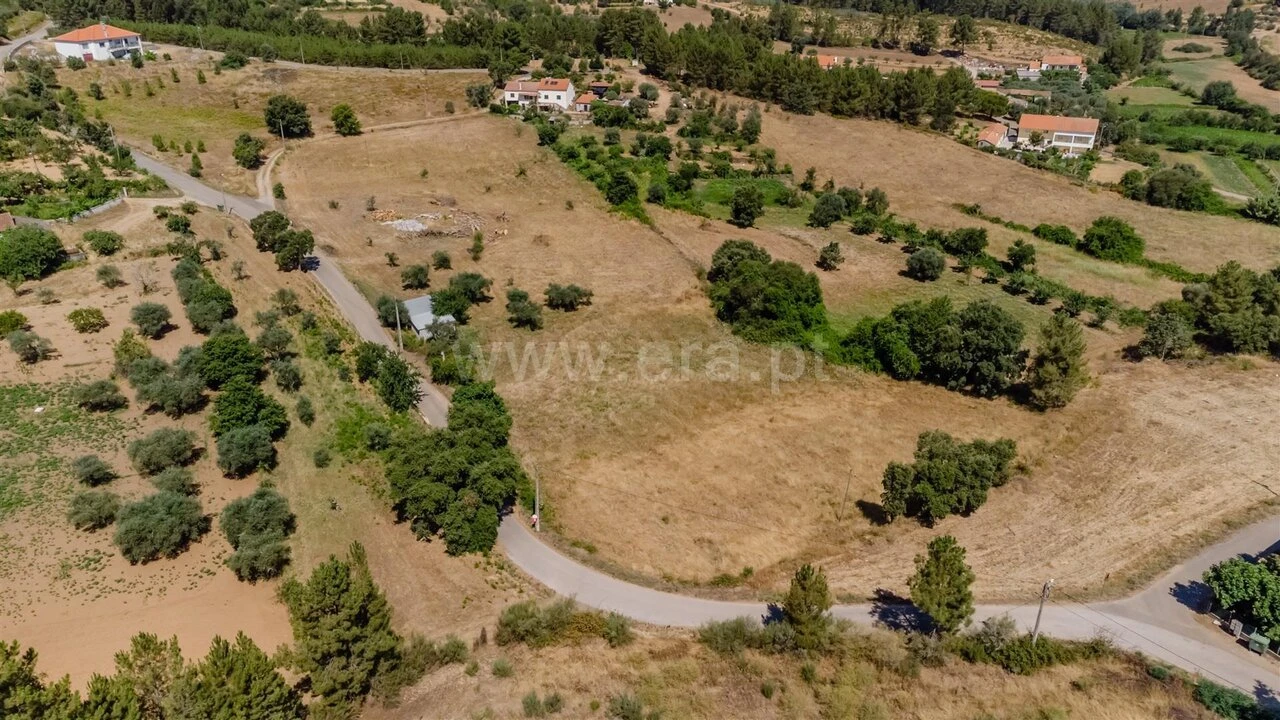 Terreno para Venda em Enxames Foto 2