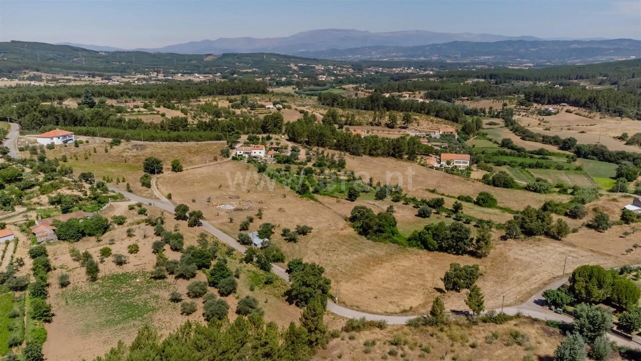 Terreno para Venda em Enxames Foto 3