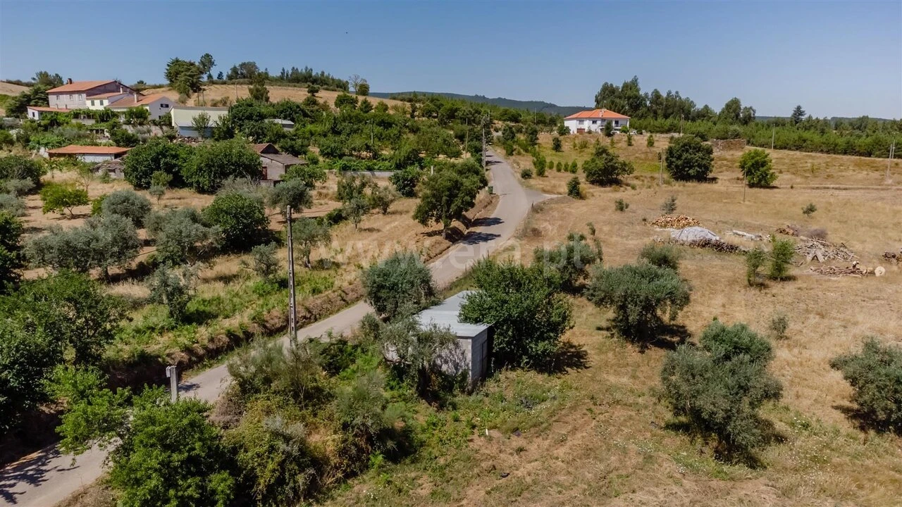 Terreno para Venda em Enxames Foto 12