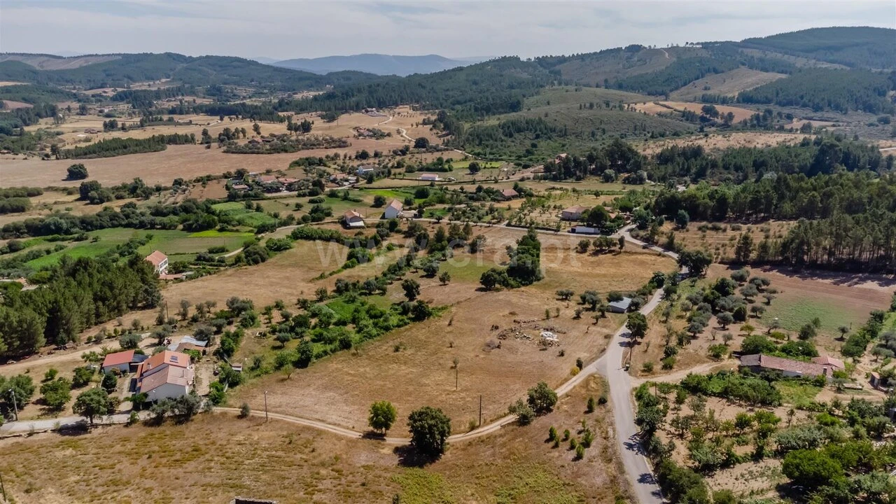 Terreno para Venda em Enxames Foto 9