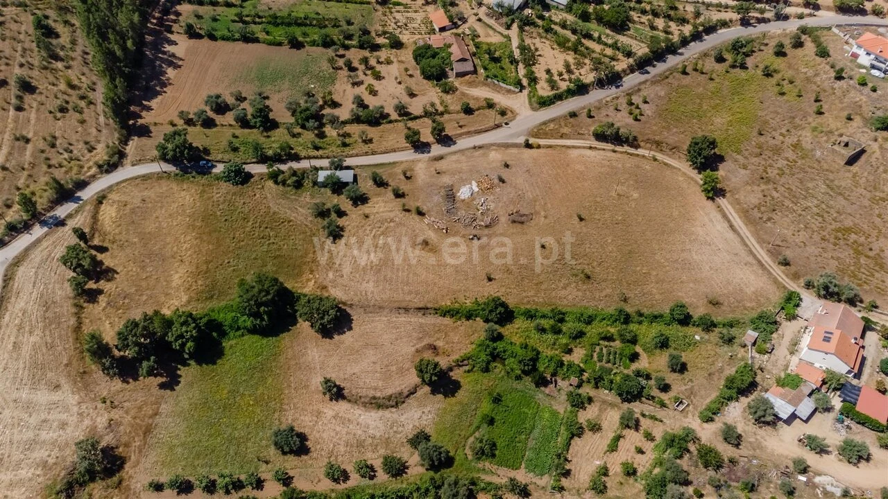 Terreno para Venda em Enxames Foto 7