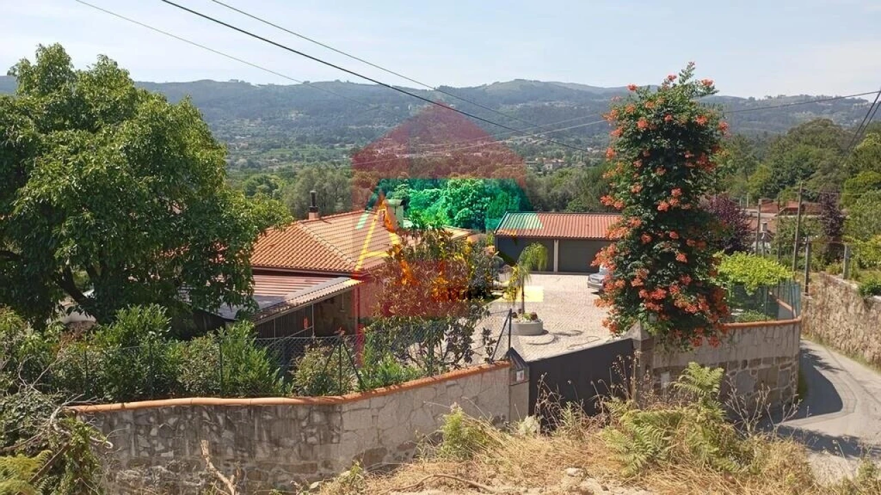 Moradia T3 para Venda em Coucieiro Foto 13