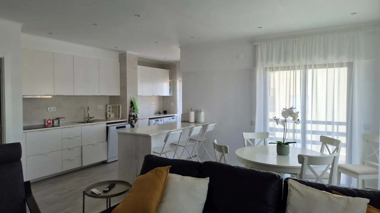 Apartamento T1 para Arrendamento férias em Quarteira Foto 1