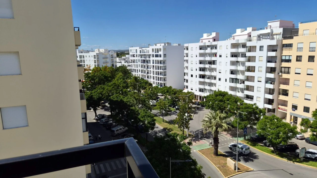 Apartamento T1 para Arrendamento férias em Quarteira Foto 7
