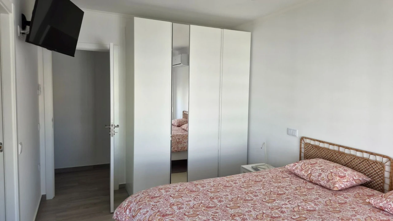 Apartamento T1 para Arrendamento férias em Quarteira Foto 9