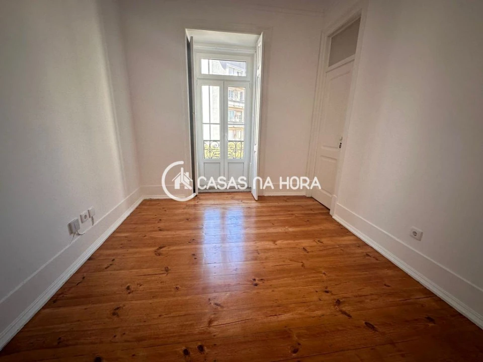 Quarto para Arrendamento em Avenidas Novas Foto 1