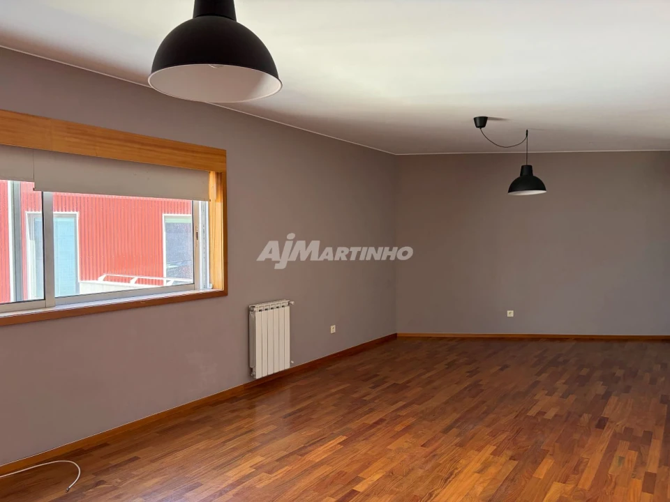 Apartamento T2 para Arrendamento em Bonfim Foto 5