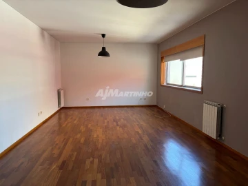 Apartamento T2 para Arrendamento em Bonfim