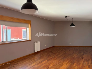 Apartamento T2 para Arrendamento em Bonfim