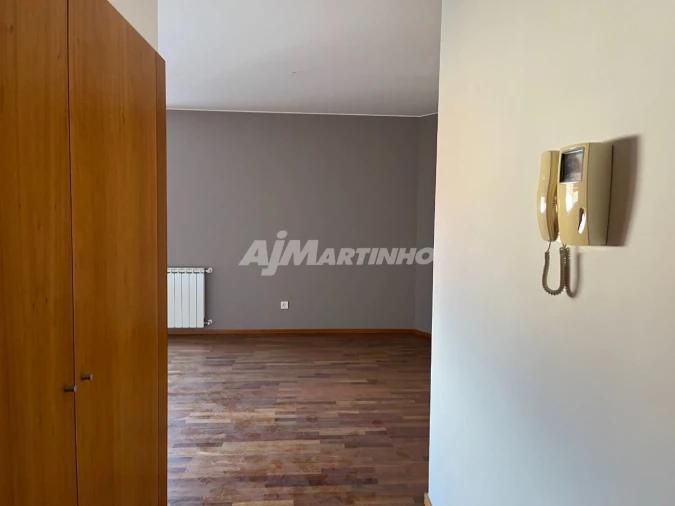 Apartamento T2 para Arrendamento em Bonfim Foto 2