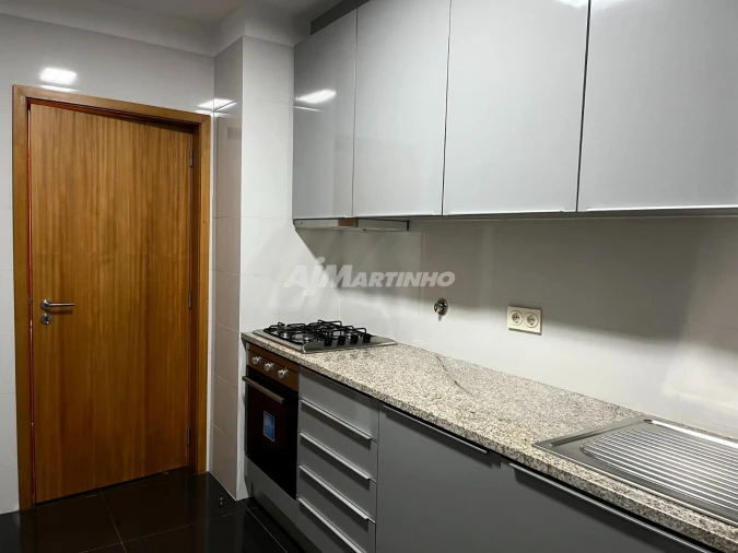 Apartamento T2 para Arrendamento em Bonfim Foto 6